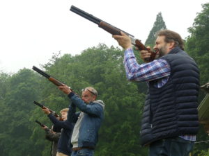 Tir aux clays lors d'une fête de famille