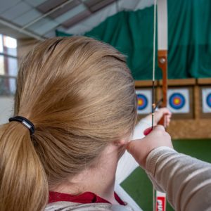 archer dans salle de sport