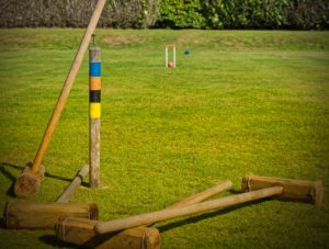 Croquet - parcours dans l'herbe